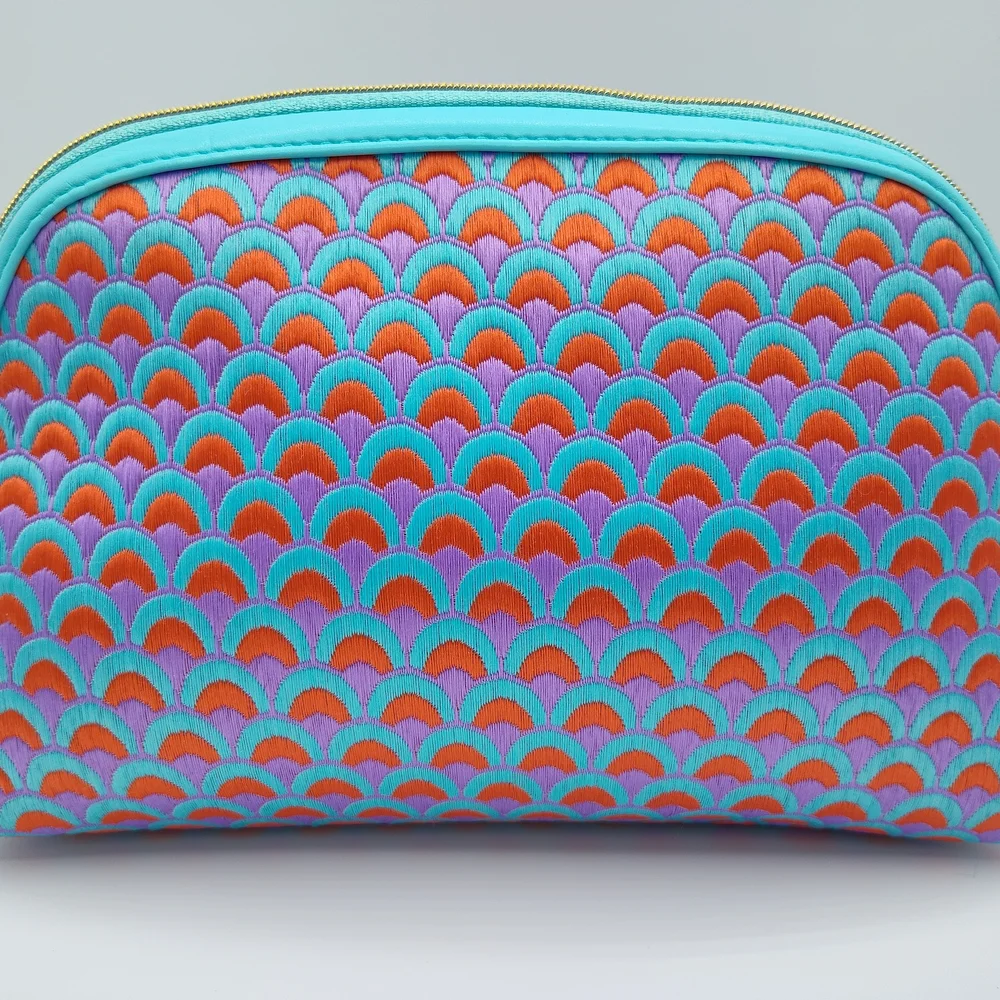 BVLGARI Green Tea Makeup Cosmetic Bag + Lotion Shampoo Conditioner Luxe GWP Set - Picture 9 of 13